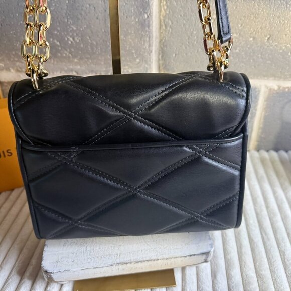 Michael Michael Kors Serena Bag - Picture 3 of 6